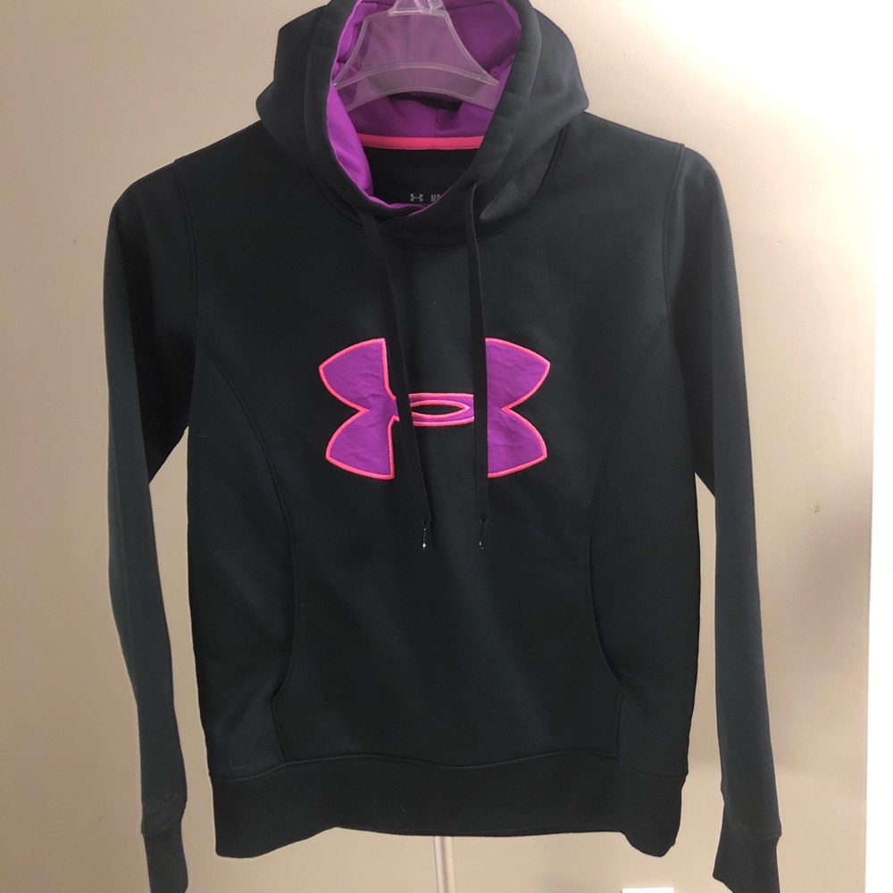 Women’s UA black hoodie